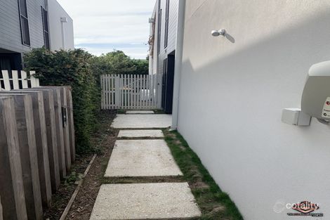 38 Theatre Dr, Benowa, QLD 4217