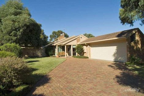 25 Summerhill Park Dr, Mooroolbark, VIC 3138