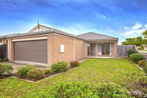 24 Sandalwood Dr, Pakenham, VIC 3810