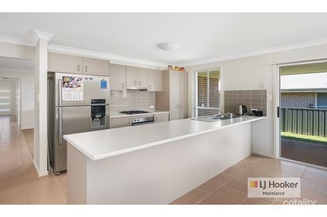 Property photo of 30 Diamond Circuit Rutherford NSW 2320