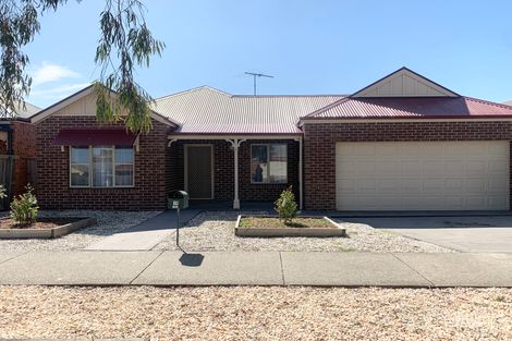 19 Grove Rd, Marshall, VIC 3216