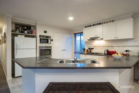 Property photo of 27 Penshurst Way Cranbourne North VIC 3977