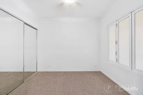 Property photo of 208/41 Harbour Town Drive Biggera Waters QLD 4216
