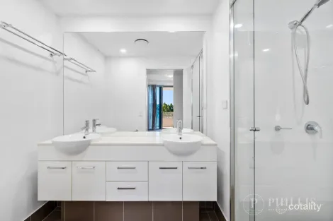 Property photo of 208/41 Harbour Town Drive Biggera Waters QLD 4216