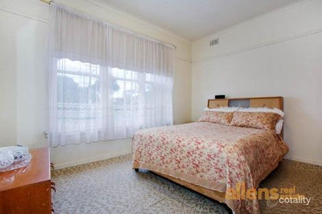 Property photo of 4 Parkmore Road Forest Hill VIC 3131