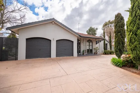 Property photo of 3 Jarvis Place Griffith NSW 2680