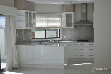 Property photo of 2 Board Place Chifley ACT 2606