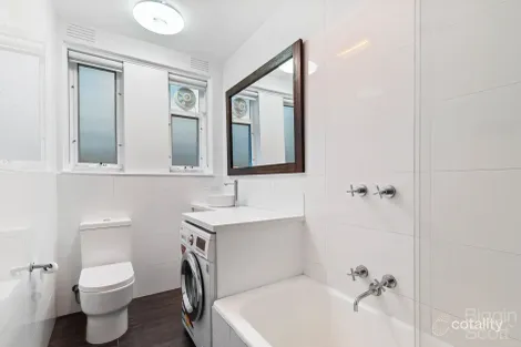 Property photo of 2/63 Ormond Road Elwood VIC 3184