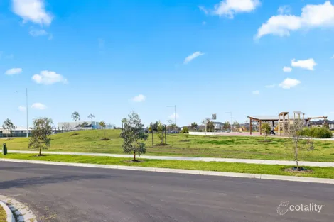 Property photo of 2 Gita Crescent Werribee VIC 3030