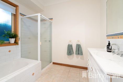 Property photo of 2 Sunderland Road Wandana Heights VIC 3216