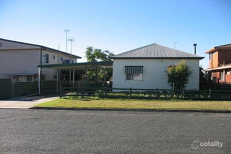 8 Fairview Ave, The Entrance, NSW 2261