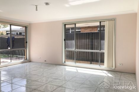 Property photo of 4 Ellerston Court Wattle Grove NSW 2173