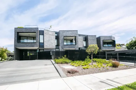 204/31 Prince Edward Ave, Mckinnon, VIC 3204