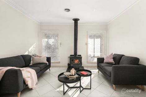 Property photo of 18 Maclaren Court Greenvale VIC 3059