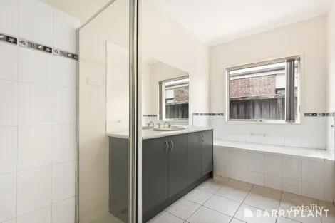 Property photo of 40 Jack William Way Berwick VIC 3806