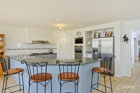 Property photo of 17 St Nicholas Court Tarneit VIC 3029