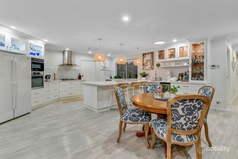 Property photo of 8 Ballandean Close Forest Lake QLD 4078