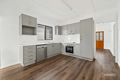 127b Stuart St, North Toowoomba, QLD 4350