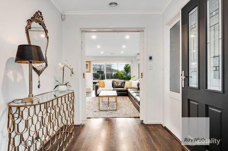 Property photo of 40 Finton Grove Gladstone Park VIC 3043