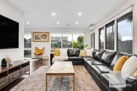 Property photo of 40 Finton Grove Gladstone Park VIC 3043