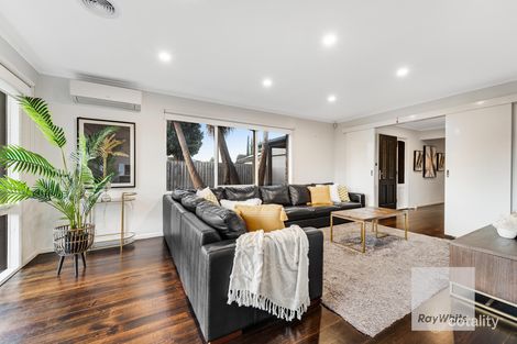 Property photo of 40 Finton Grove Gladstone Park VIC 3043