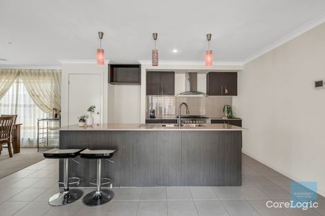 Property photo of 30 Hascombe Drive Caroline Springs VIC 3023
