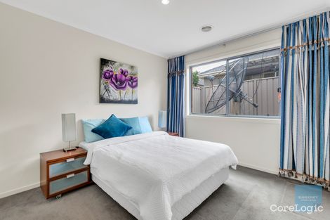 Property photo of 30 Hascombe Drive Caroline Springs VIC 3023