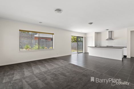 Property photo of 33 Gyrfalcon Way Doreen VIC 3754