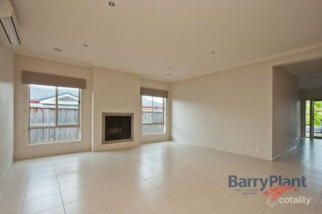 Property photo of 9 St Vincent Place Berwick VIC 3806