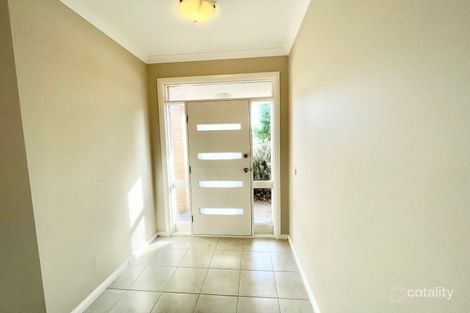 Property photo of 31 Mount Way Caroline Springs VIC 3023