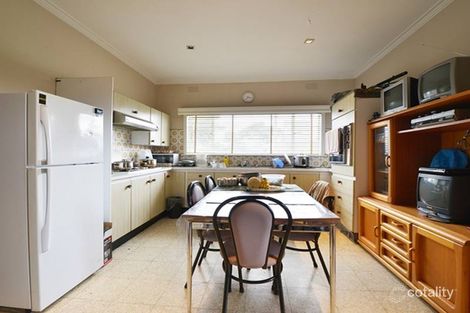 Property photo of 16 Lester Avenue St Albans VIC 3021
