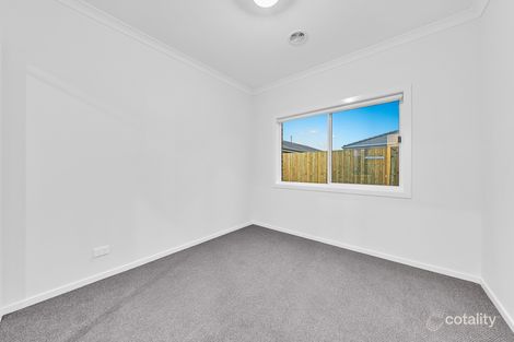 Property photo of 7 Respect Avenue Clyde North VIC 3978