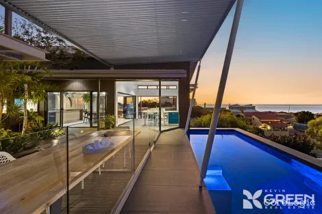 Property photo of 11 Mippi Road Halls Head WA 6210