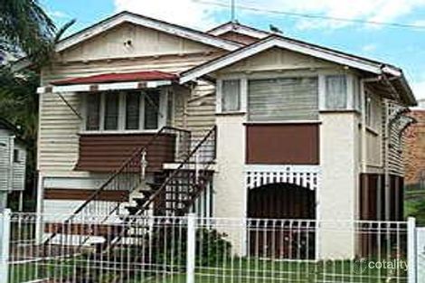8 Pine St, Greenslopes, QLD 4120