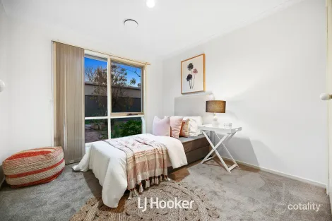 Property photo of 8 Kellett Street Cranbourne North VIC 3977