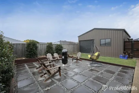 Property photo of 28 Oleary Way Maddingley VIC 3340