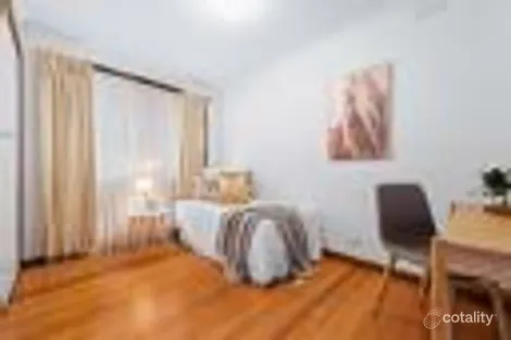 Property photo of 10 June Court Keysborough VIC 3173