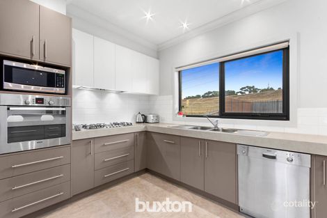 Property photo of 39 Wallaroo Way Highton VIC 3216