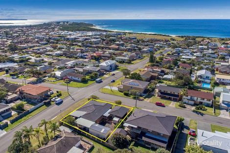 Property photo of 105 Macquarie Grove Caves Beach NSW 2281