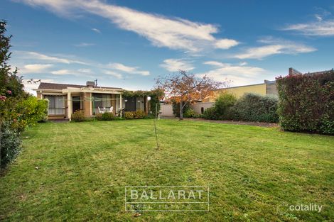 Property photo of 28 Yvonne Street Wendouree VIC 3355