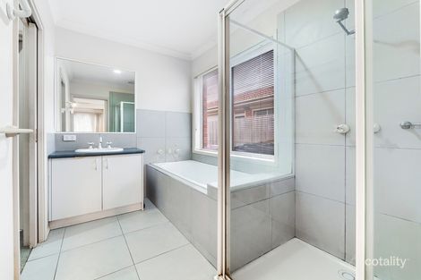 Property photo of 94 Central Parkway Cranbourne West VIC 3977