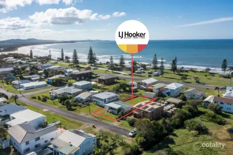 Property photo of 25 Honeysuckle Street Brooms Head NSW 2463