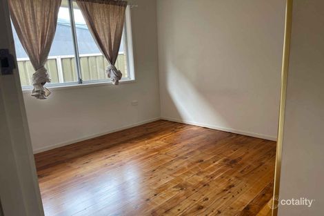 Property photo of 4 Bingara Road Macquarie Fields NSW 2564