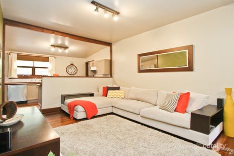 Property photo of 9 Yerambla Close Eleebana NSW 2282