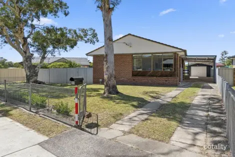Property photo of 31 Eleebana Crescent Koonawarra NSW 2530