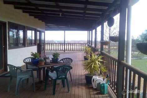 Property photo of 83 Erbacher Road Hampton QLD 4352