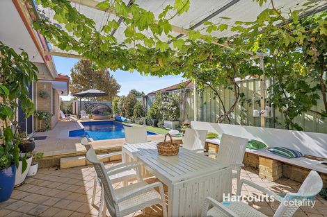 Property photo of 17 Buvelot Turn Southern River WA 6110