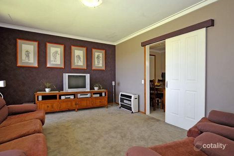 Property photo of 2 Weston Drive Swan View WA 6056