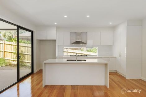 Property photo of 2/42 Bowen Road Doncaster East VIC 3109