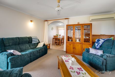Property photo of 17 Dickens Avenue Ooralea QLD 4740